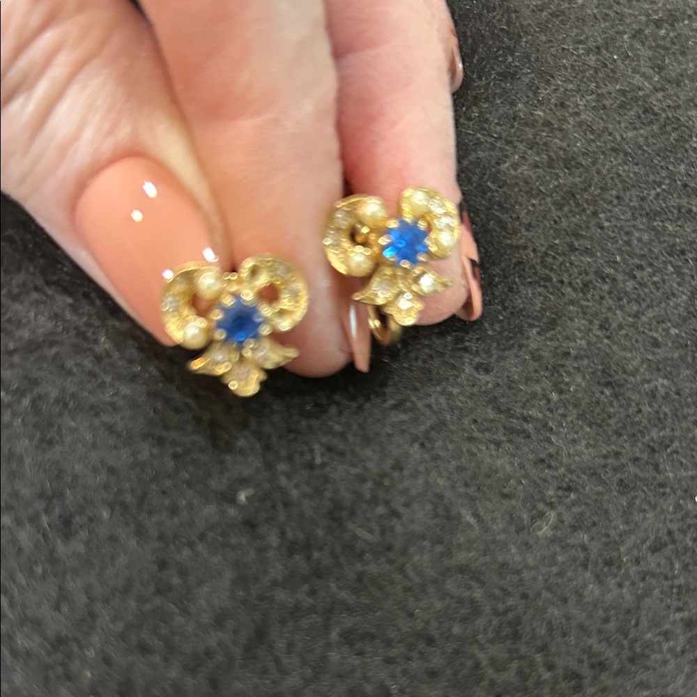 Vintage Goldtone and Blue Bow Screw Back Earrings